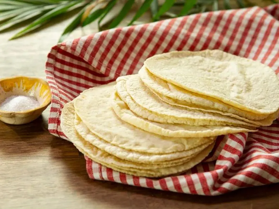 Tortilla auténtica de maíz,